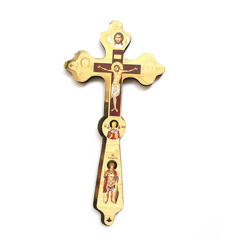 ¿Cómo pueden las artesanías religiosas en madera enriquecer los espacios espirituales y domésticos?